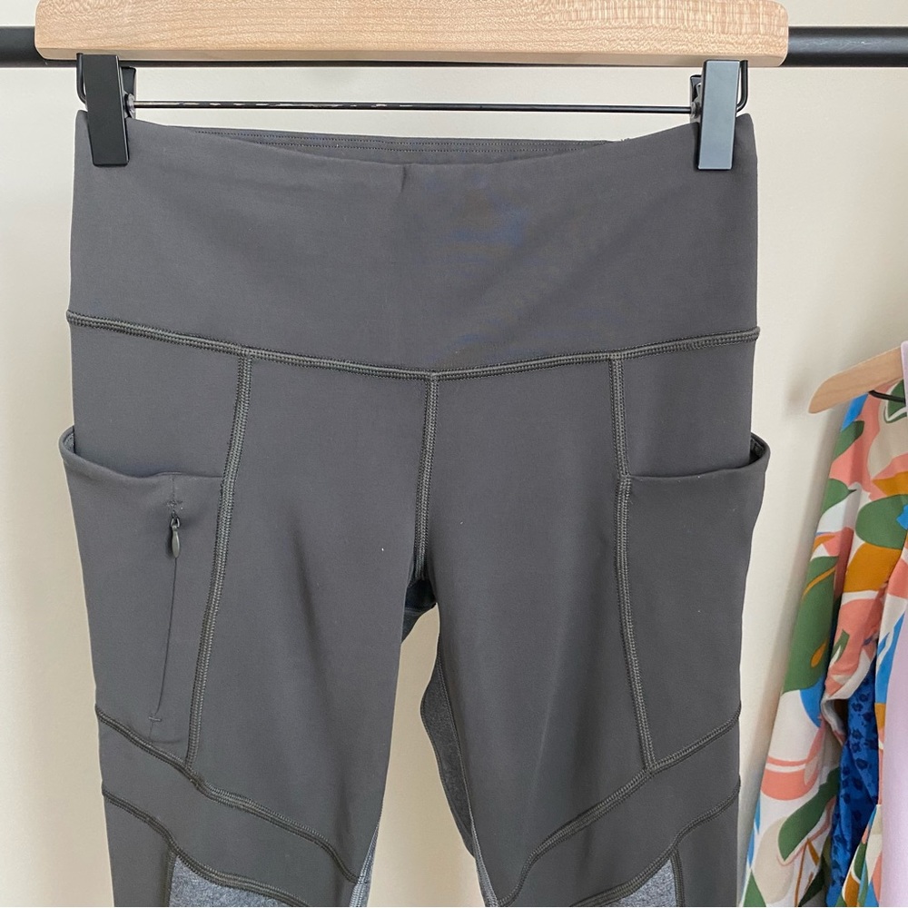 Athleta ‘All In Structure’ 7/8‎ Tight - Picture 3 of 10